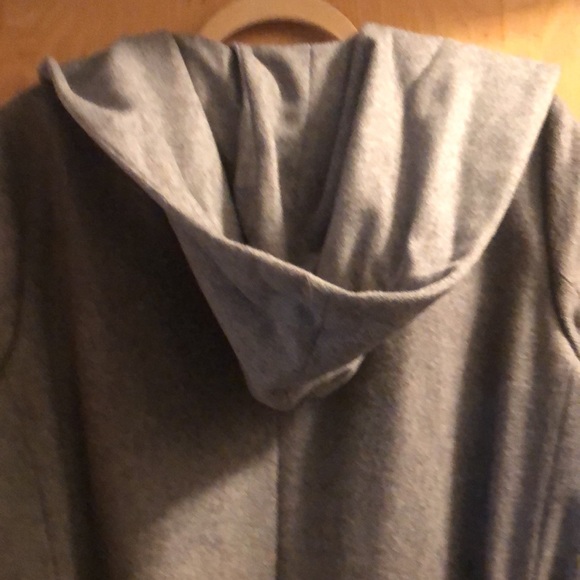 Full length Hugo Boss coat with hood. - Picture 6 of 10